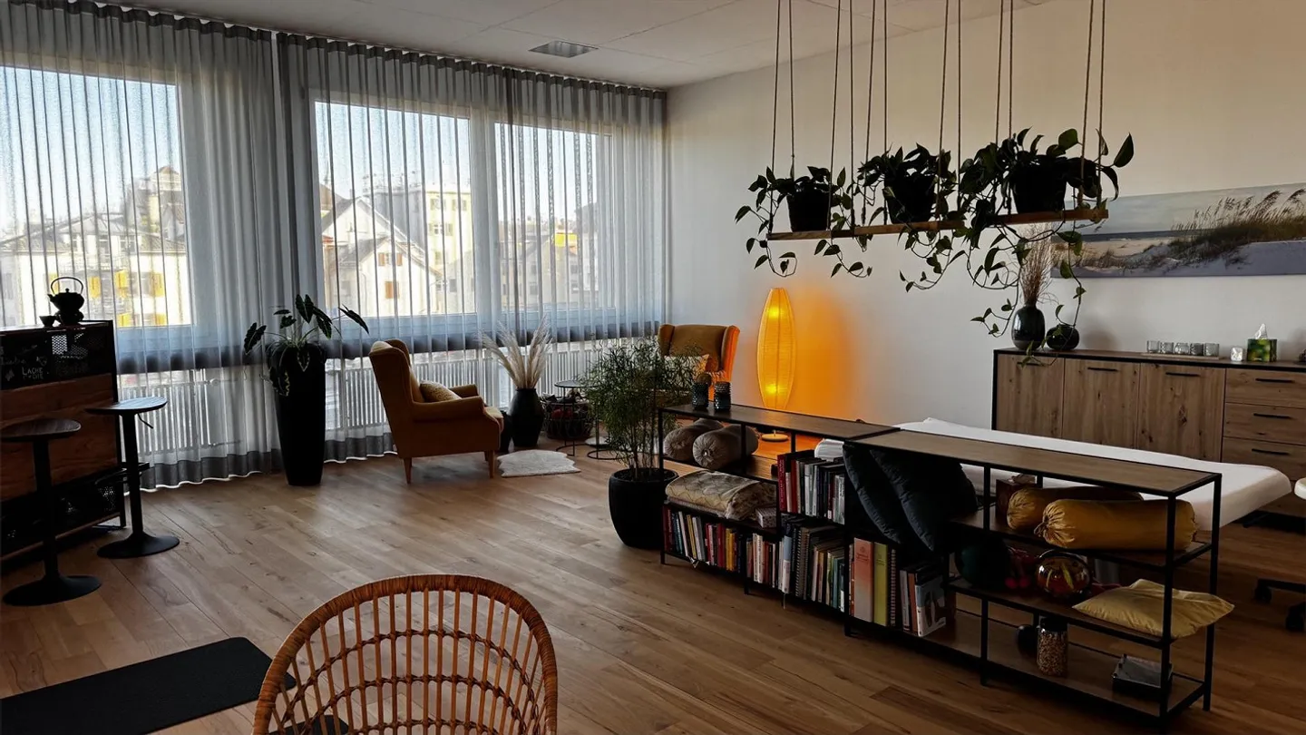 Ufficio o studio di circa 57m2 con parcheggi per clienti nel centro storico - Foto 1 di 10