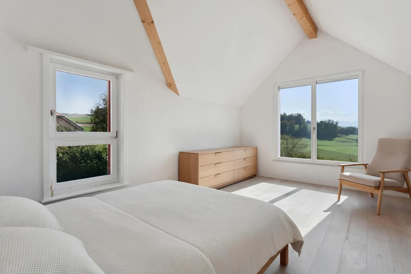 Family villa 35 minutes from Lausanne, panoramic view, calm and quiet - Photo 7 of 13