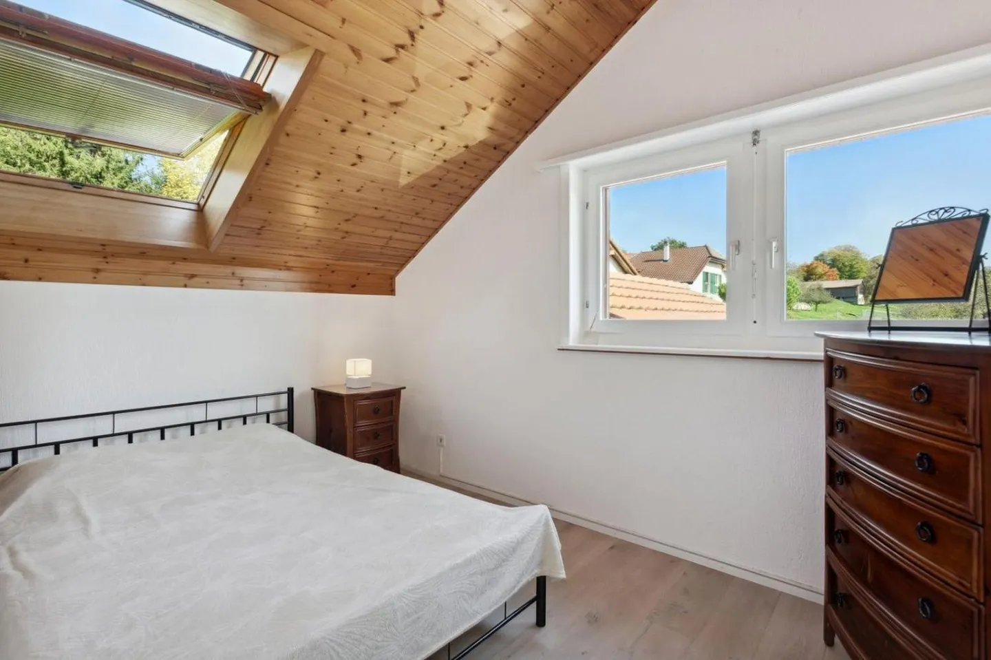 Family villa 35 minutes from Lausanne, panoramic view, calm and quiet - Photo 9 of 13