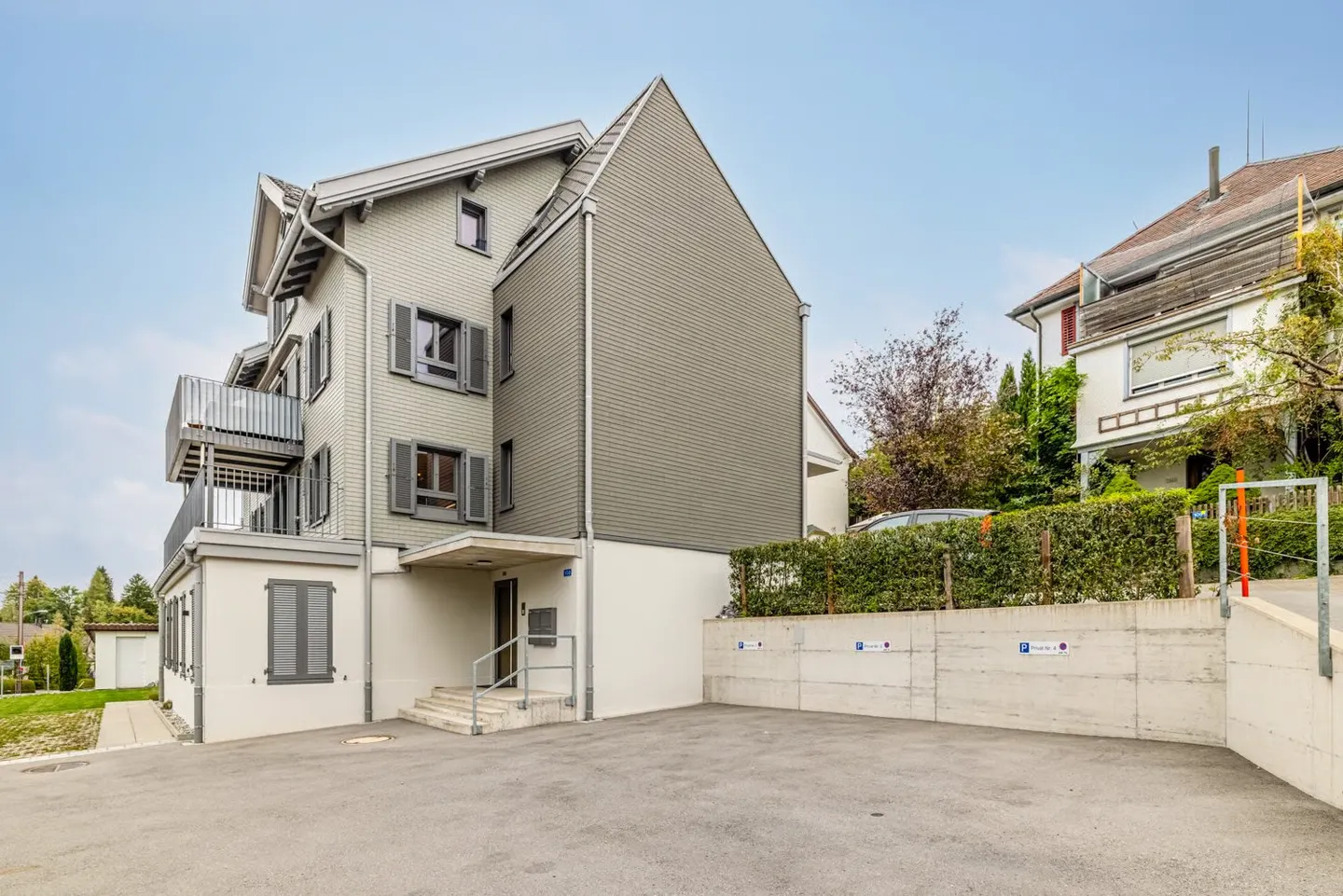 Modern Multi-Family House with 4 Apartments in Niederteufen - Photo 3 of 12