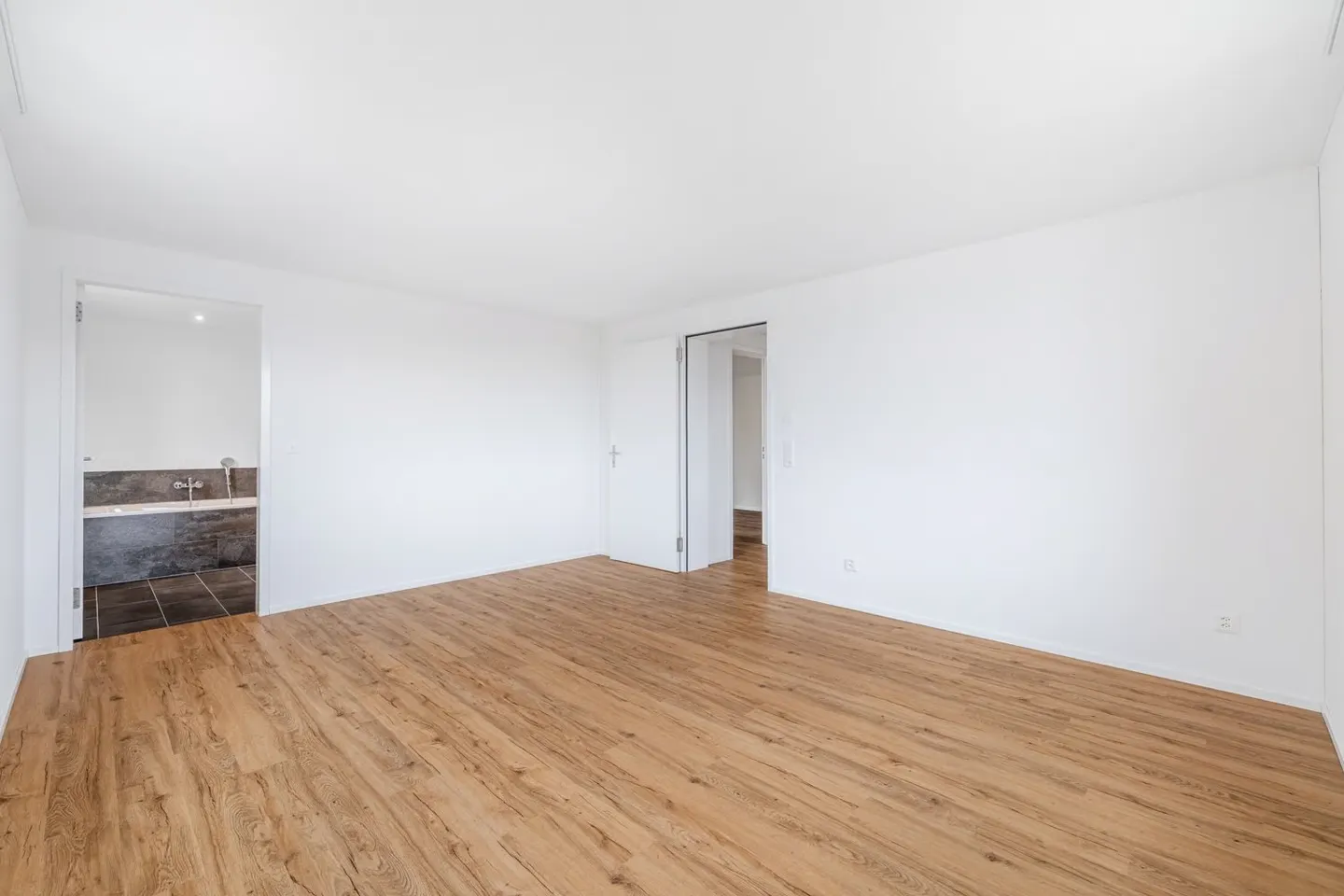 Modern Multi-Family House with 4 Apartments in Niederteufen - Photo 10 of 12