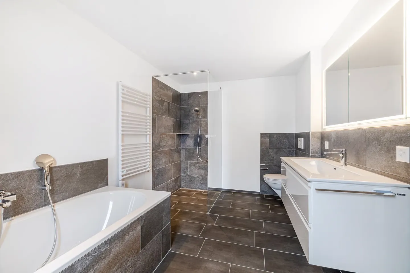 Modern Multi-Family House with 4 Apartments in Niederteufen - Photo 12 of 12