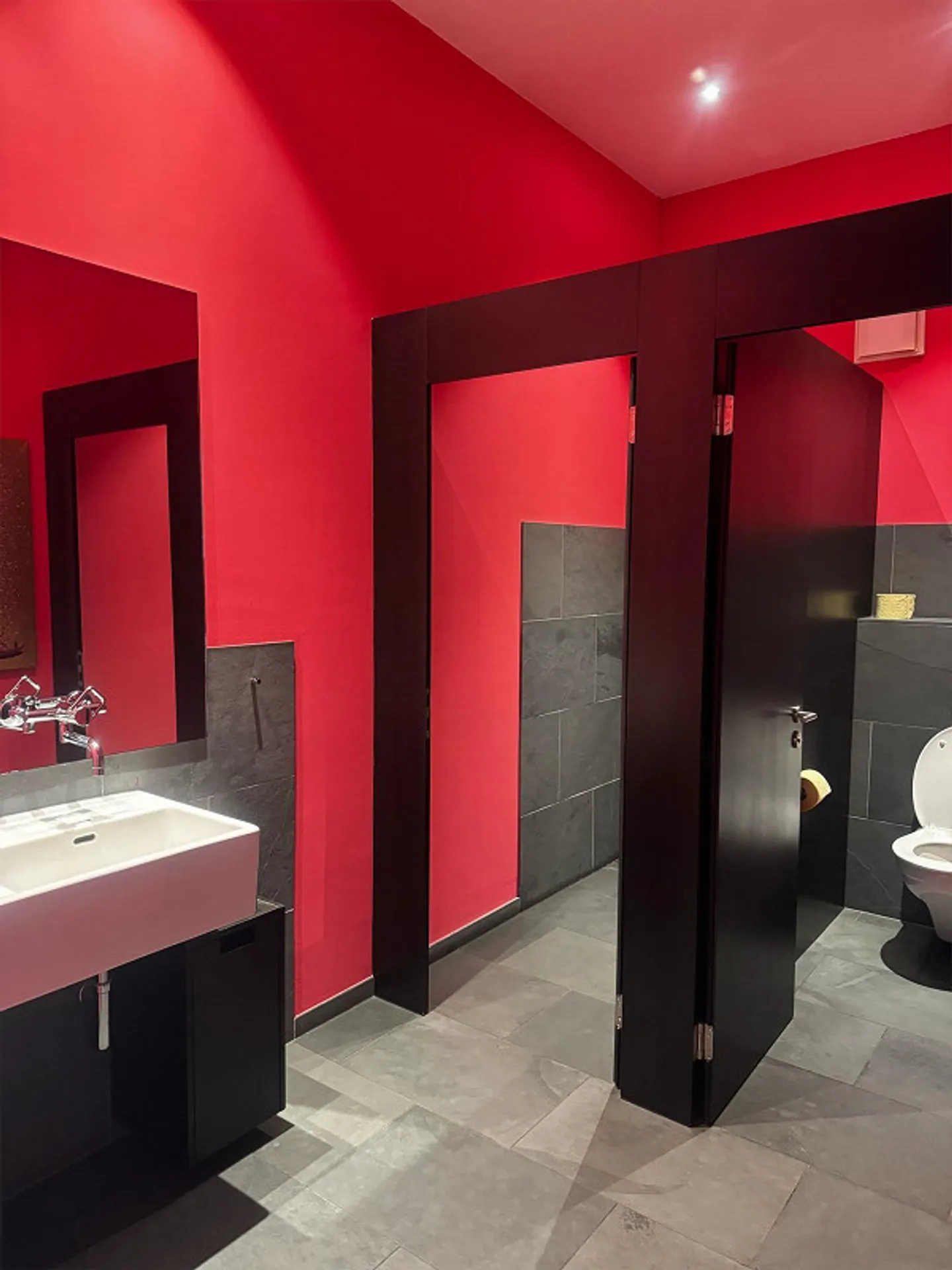 Ufficio o studio di circa 57m2 con parcheggi per clienti nel centro storico - Foto 9 di 10