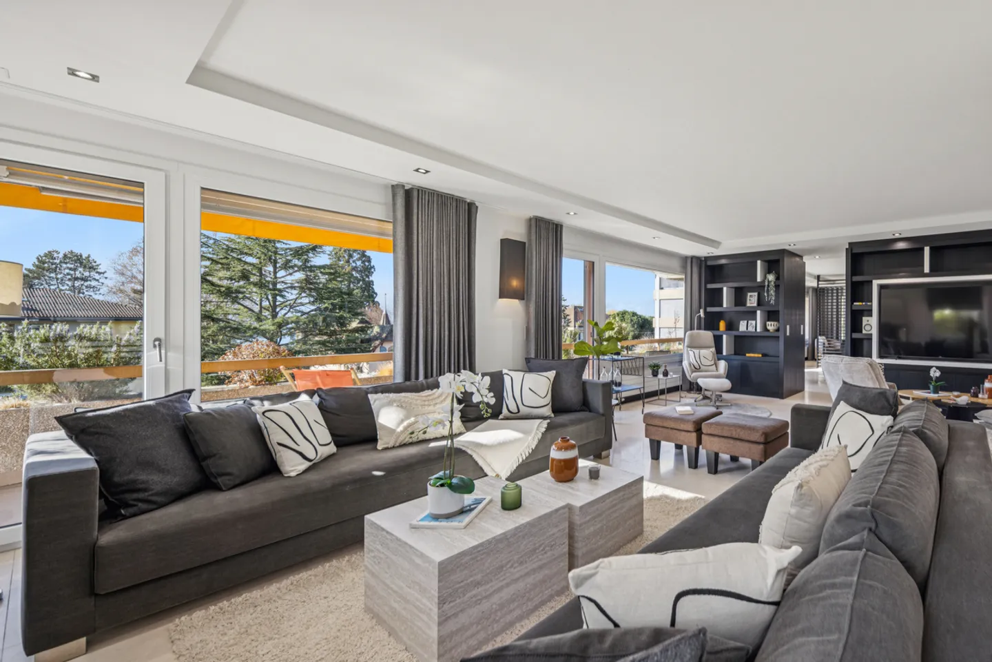 PULLY SUD Luxury apartment located a stone's throw from the lake - Photo 1 of 16