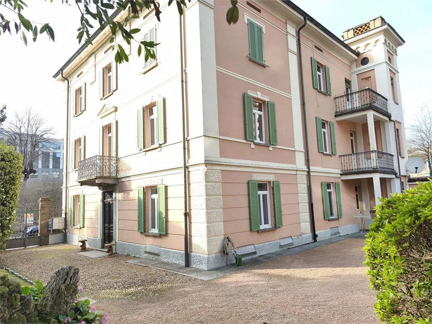 Lugano Center - Prestigious 5 Rooms in Historic Villa with Terrace and Parking - Photo 1 of 13