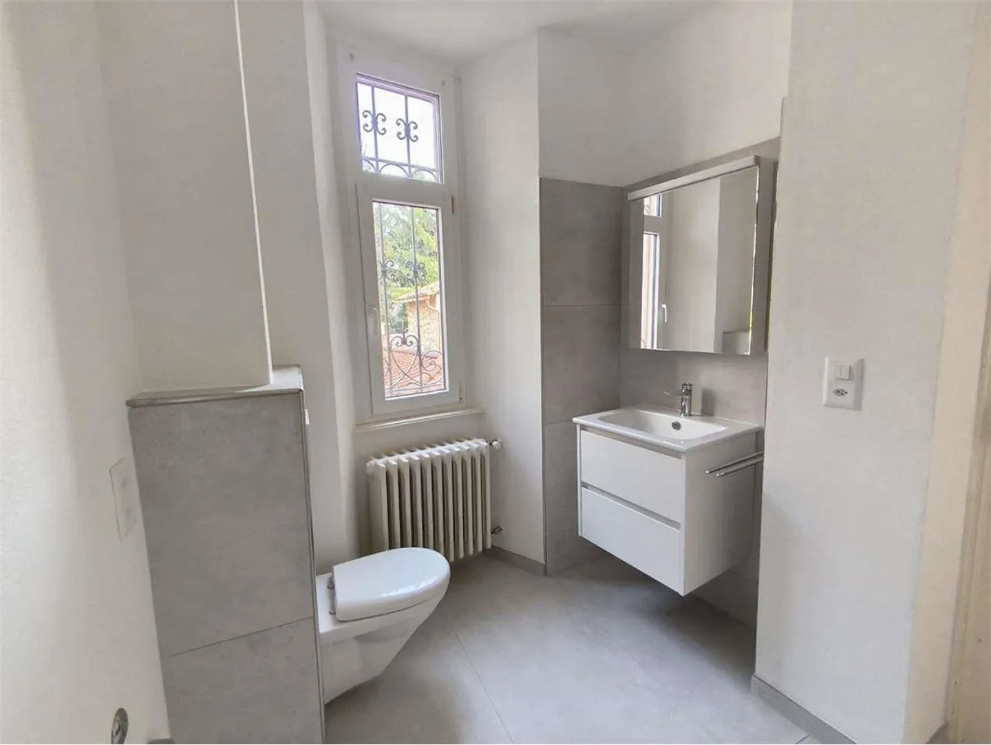 Lugano Center - Prestigious 5 Rooms in Historic Villa with Terrace and Parking - Photo 6 of 13