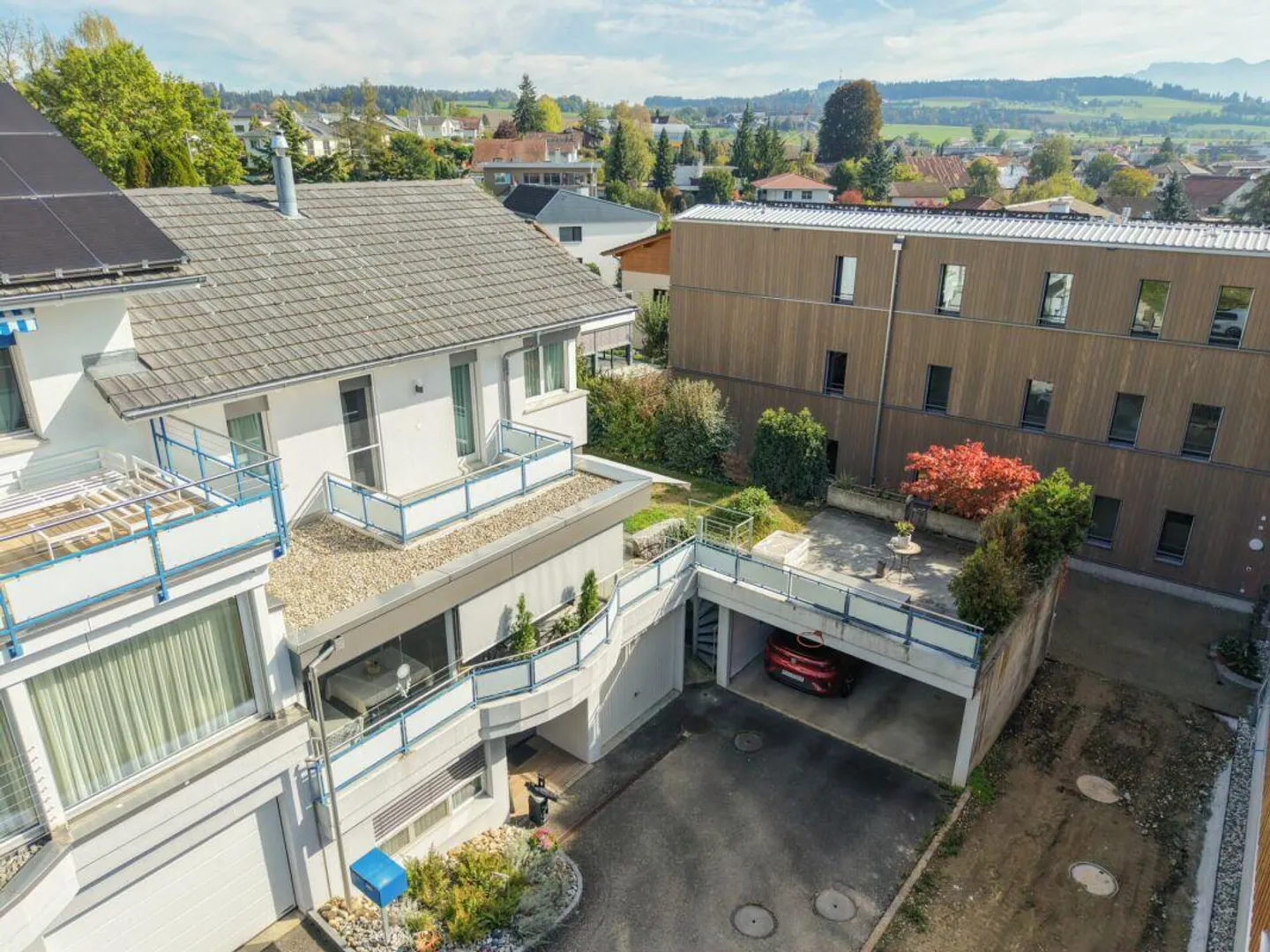 Casa bifamiliare soleggiata nel tranquillo Buttisholz - Foto 1 di 10