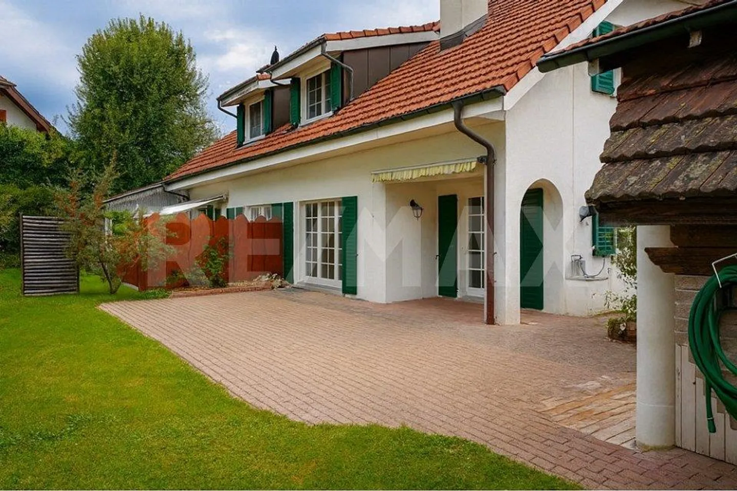 Vivere a Gränichen: Casa a schiera moderna di 4,5 locali con carattere accogliente e stanza hobby in cantina - Foto 1 di 13