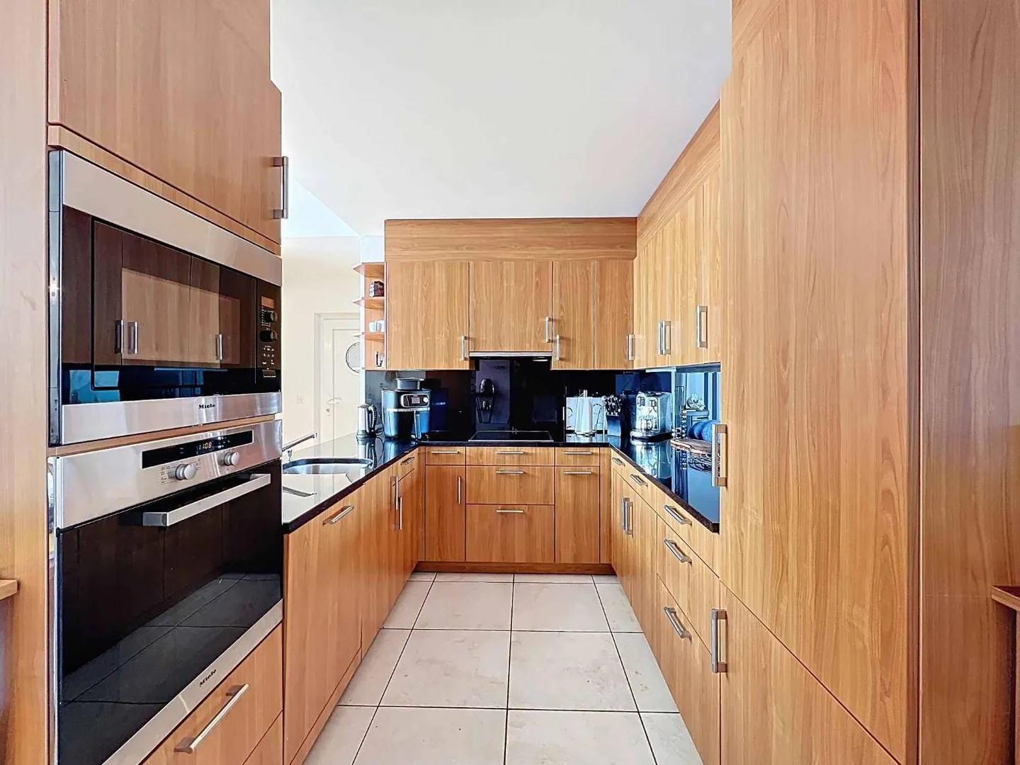 Magnifique Appartement Vue Lac - Photo 2 sur 9