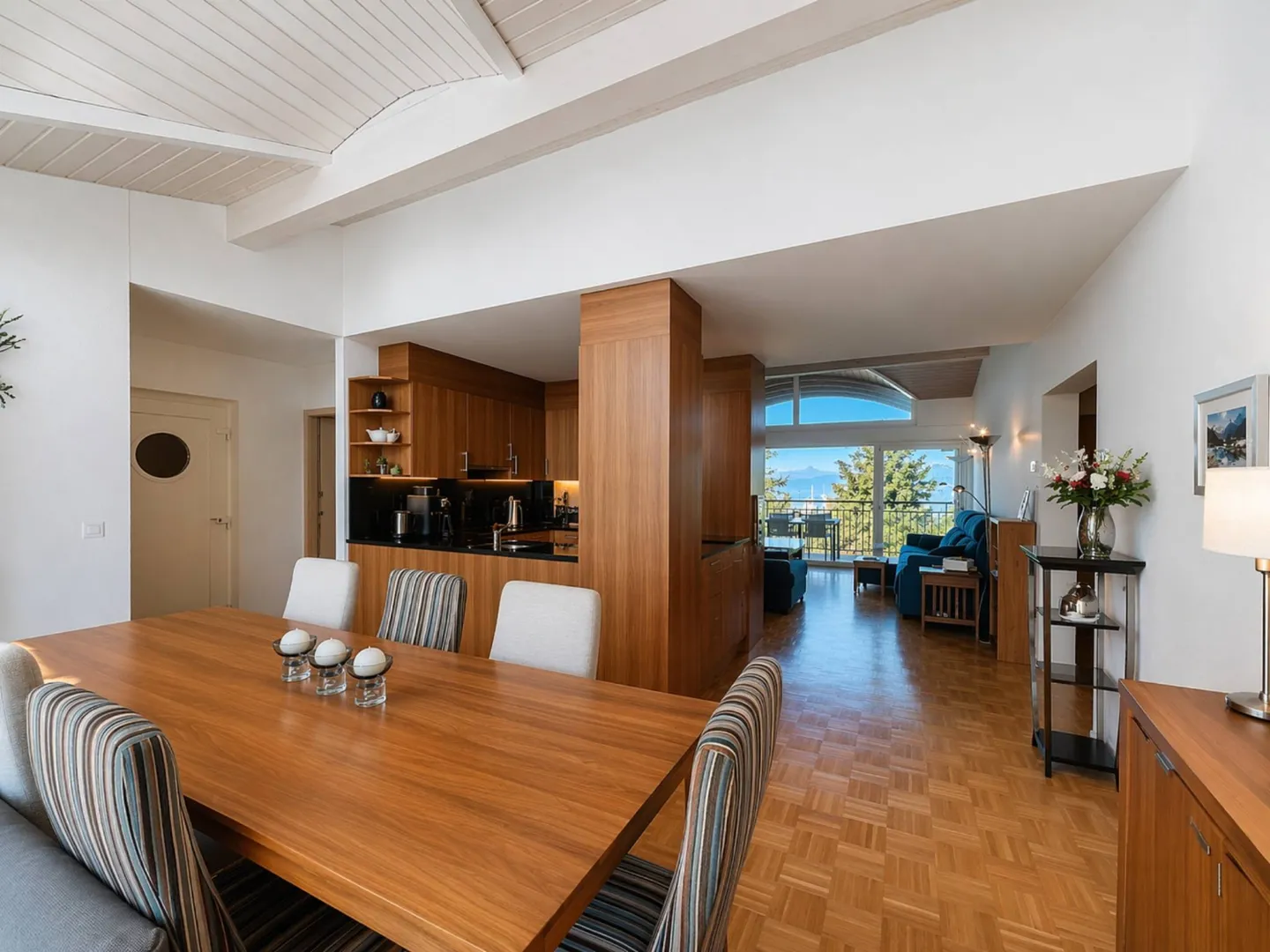 Magnifique Appartement Vue Lac - Photo 3 sur 9