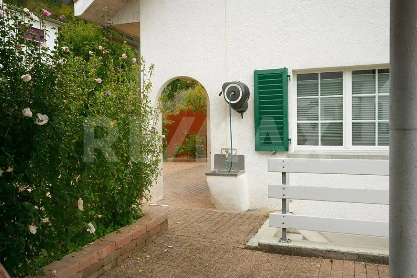 Vivere a Gränichen: Casa a schiera moderna di 4,5 locali con carattere accogliente e stanza hobby in cantina - Foto 9 di 13