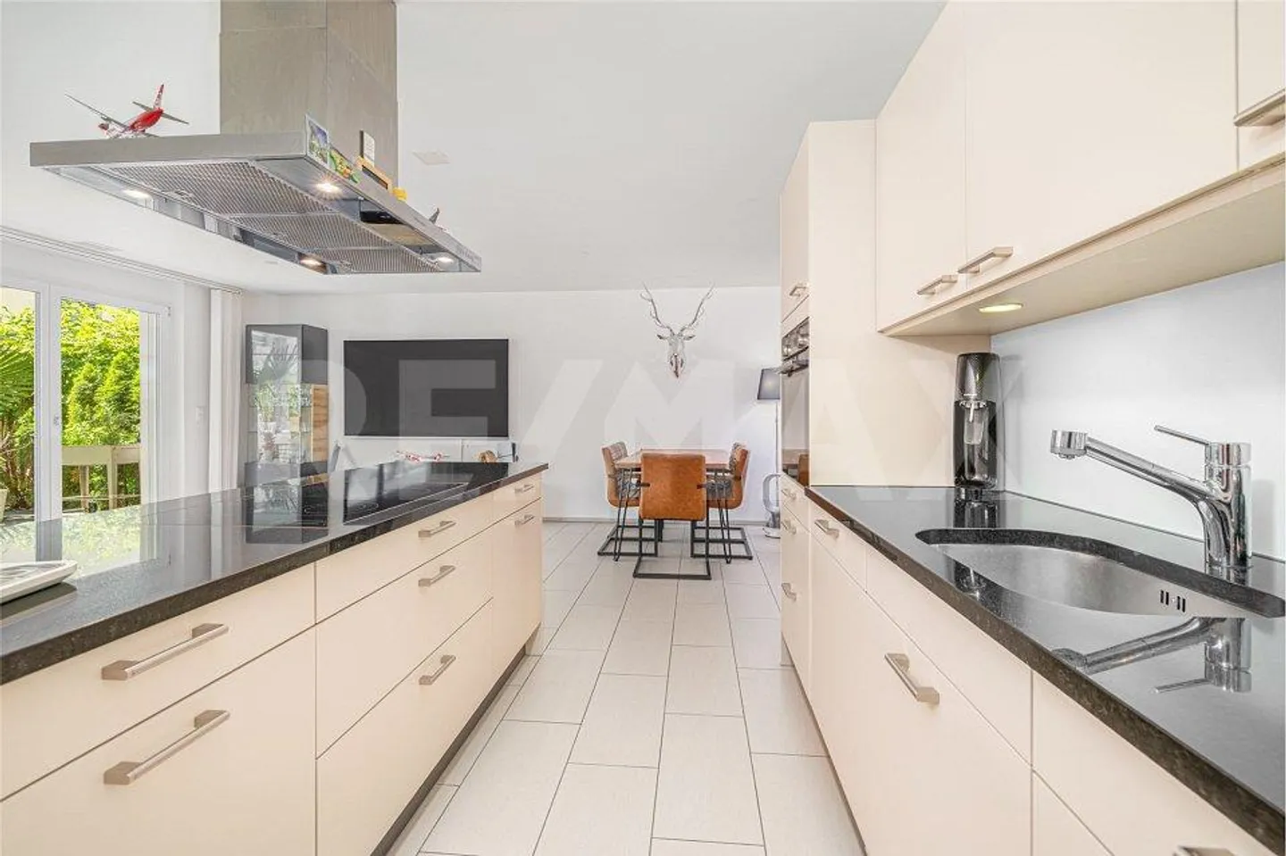 Appartement moderne avec jardin - Photo 3 sur 13