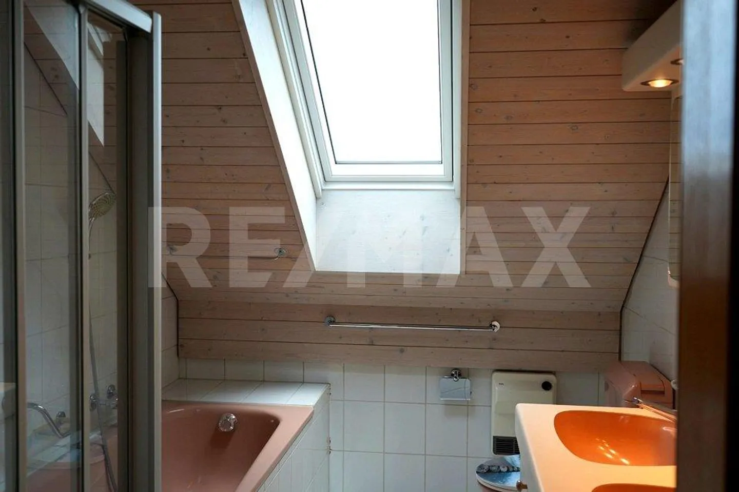 Vivere a Gränichen: Casa a schiera moderna di 4,5 locali con carattere accogliente e stanza hobby in cantina - Foto 13 di 13
