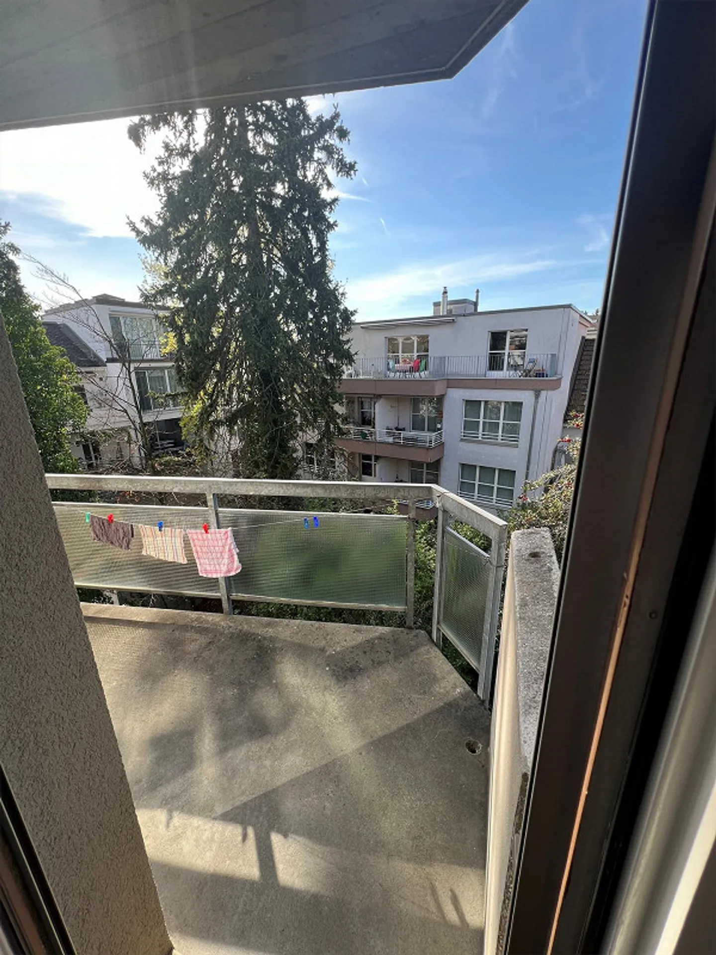 Charming 2-room apartment in a central location in Basel - Photo 2 of 9