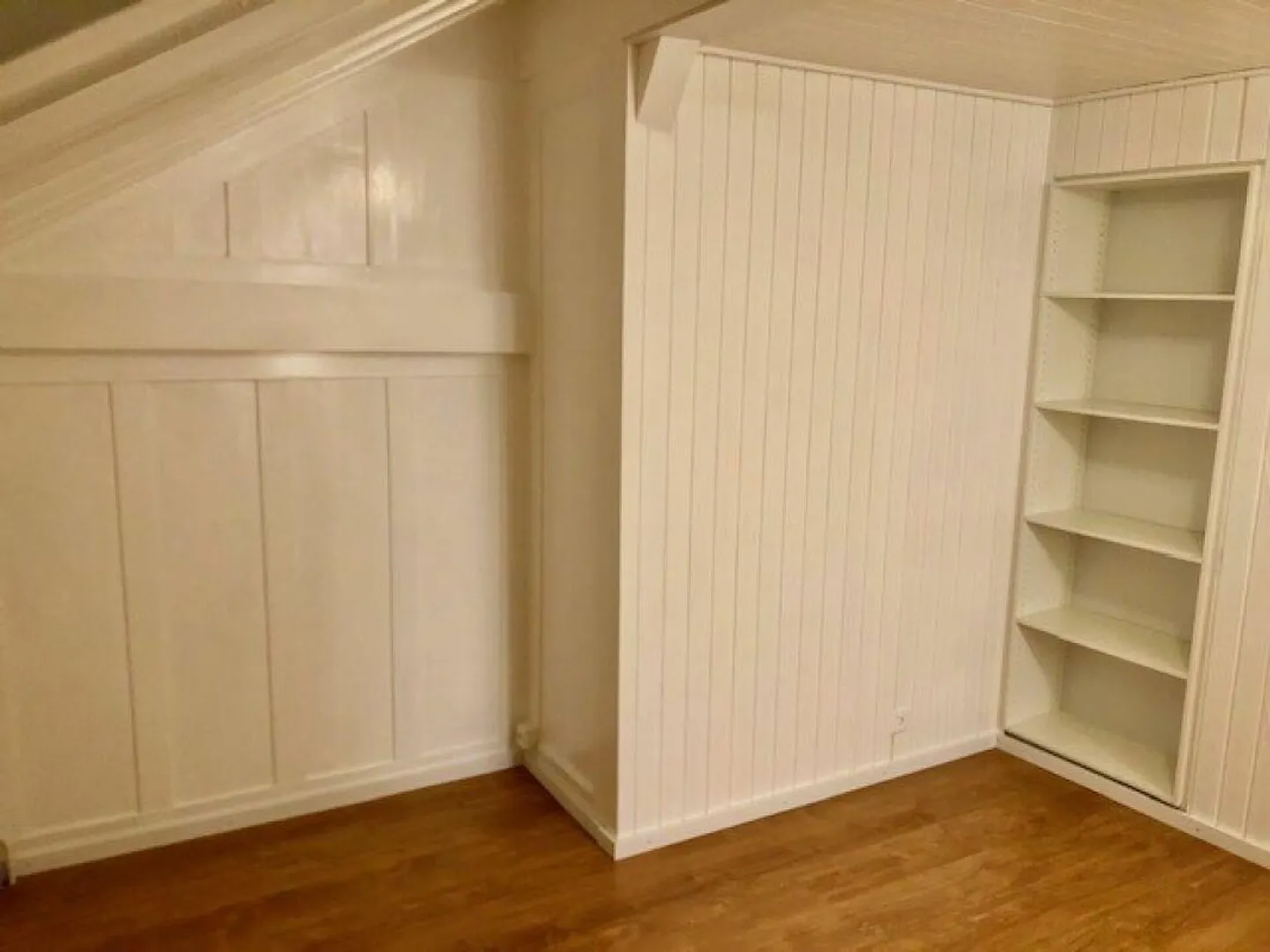 Appartement sous les combles de 1,5 pièce dans un bâtiment historique - Photo 6 sur 15