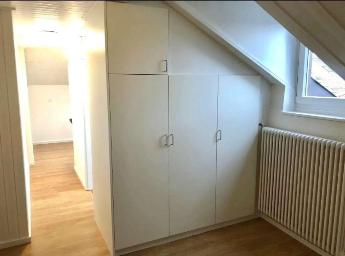Appartement sous les combles de 1,5 pièce dans un bâtiment historique - Photo 9 sur 15