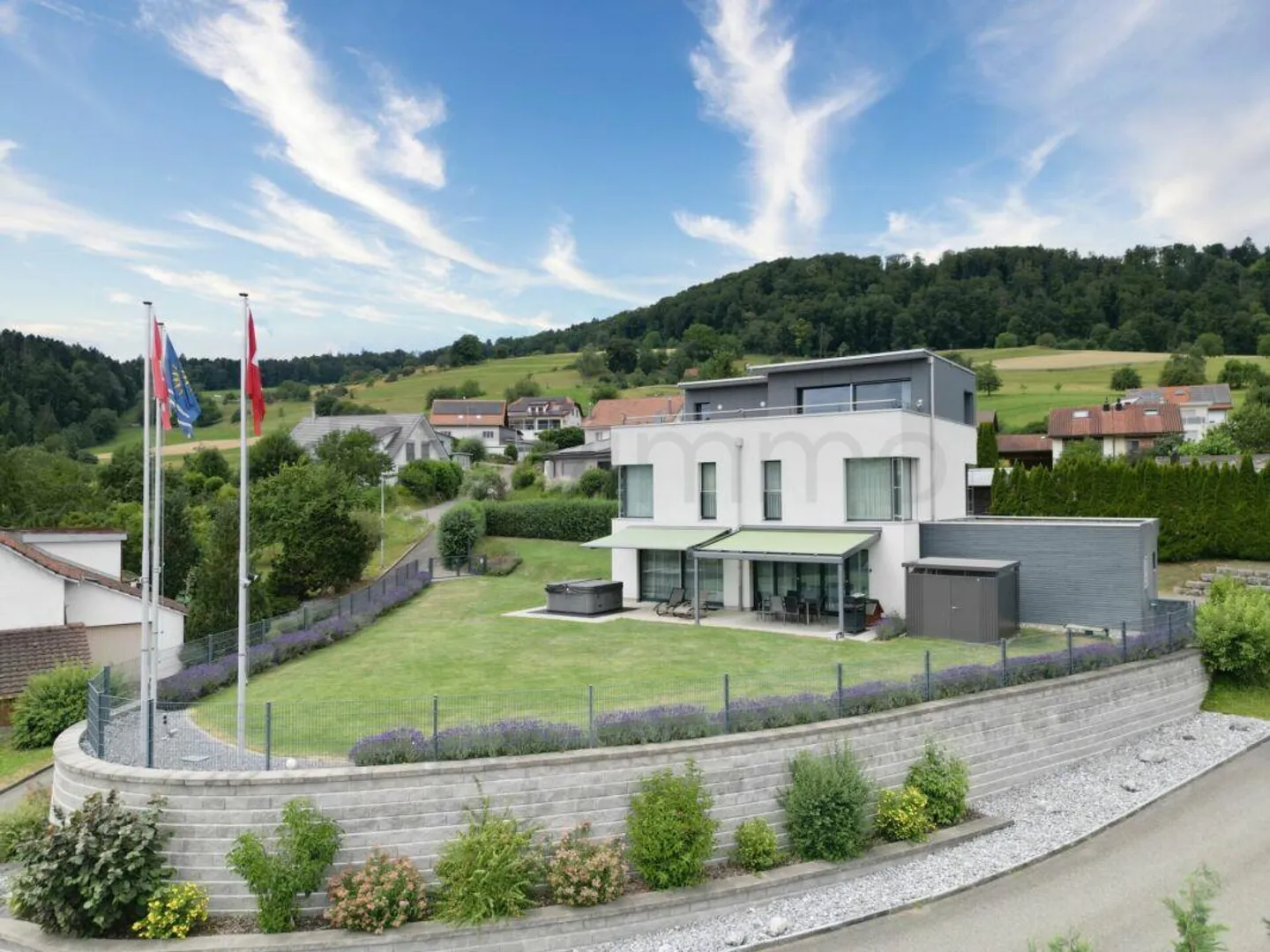 Casa unifamiliare di 6,5 stanze a Oberhofen AG - Foto 1 di 19