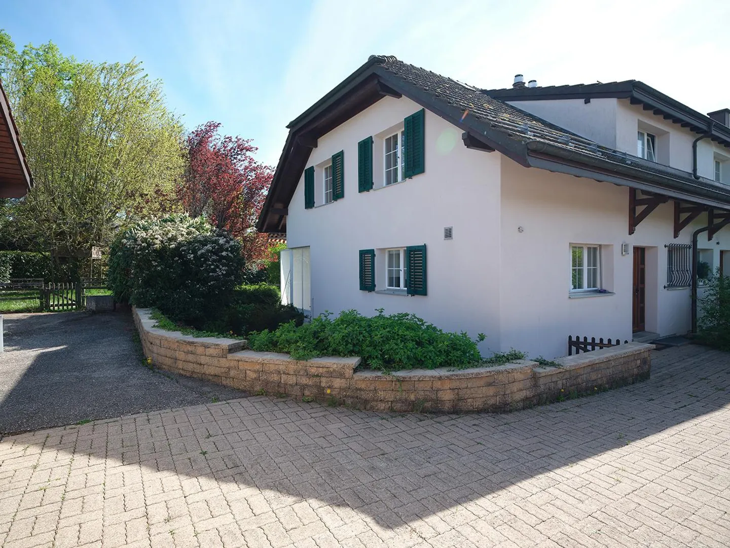 In esclusiva - Casa bifamiliare con grande giardino - Foto 3 di 12