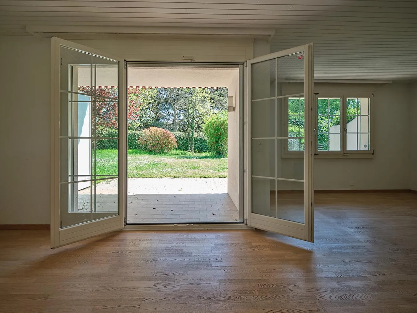 In esclusiva - Casa bifamiliare con grande giardino - Foto 4 di 12