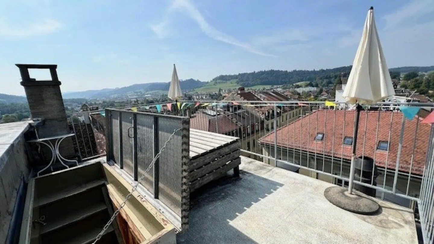 Appartement sous les combles de 1,5 pièce dans un bâtiment historique - Photo 13 sur 15