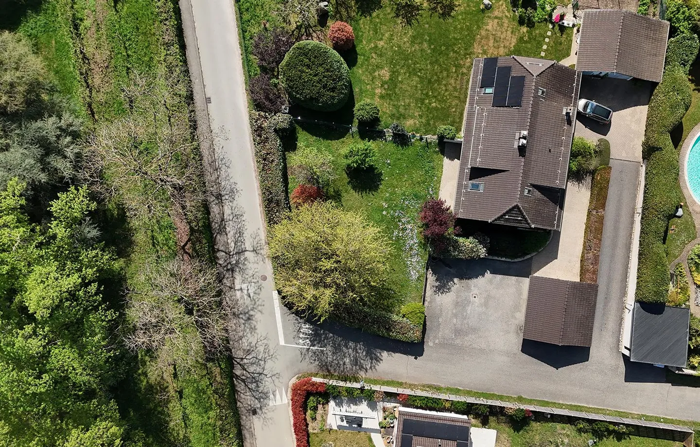 In esclusiva - Casa bifamiliare con grande giardino - Foto 11 di 12