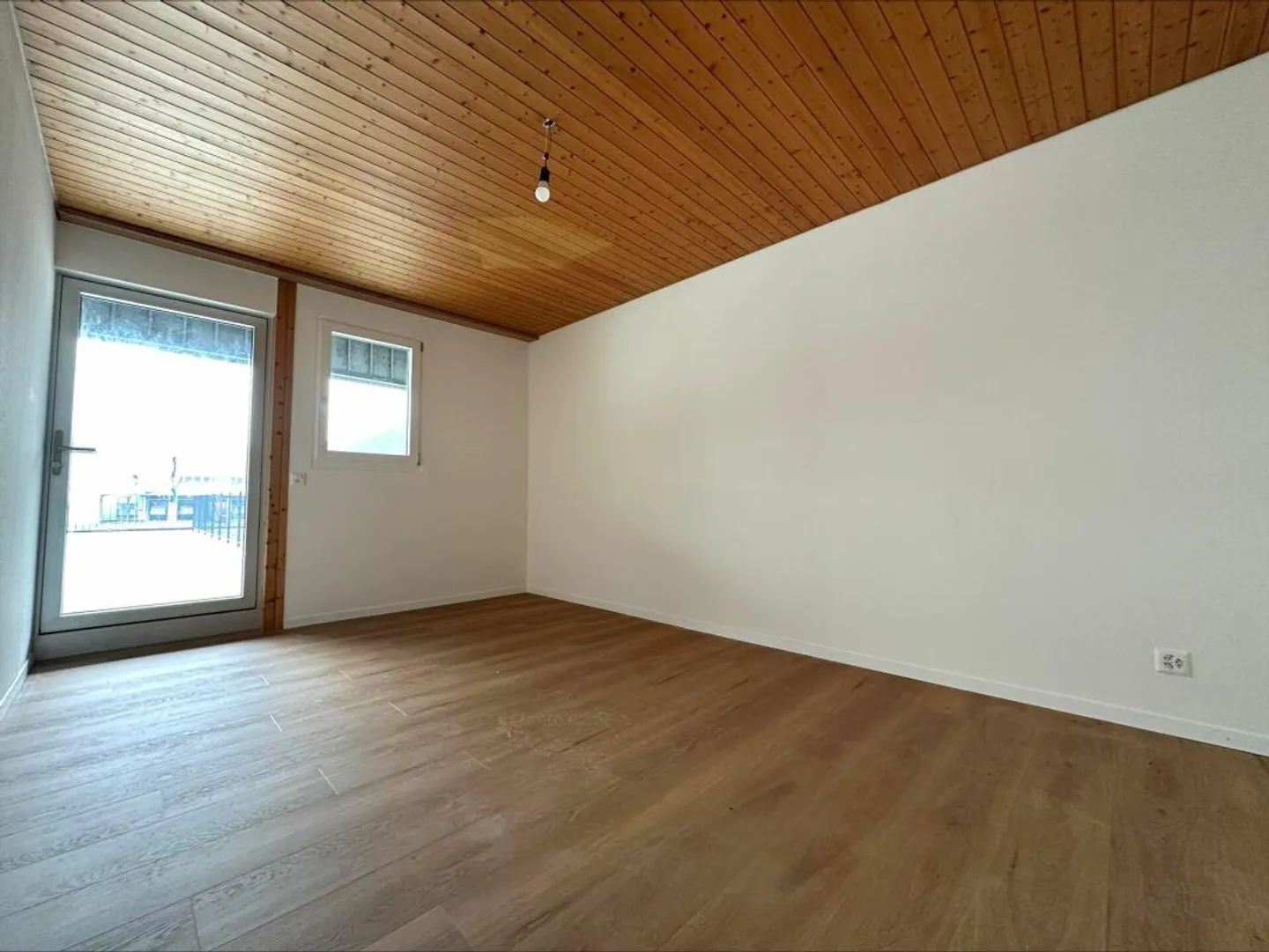 Attractive, spacious and light-flooded home in the commercial area... - Photo 4 of 11