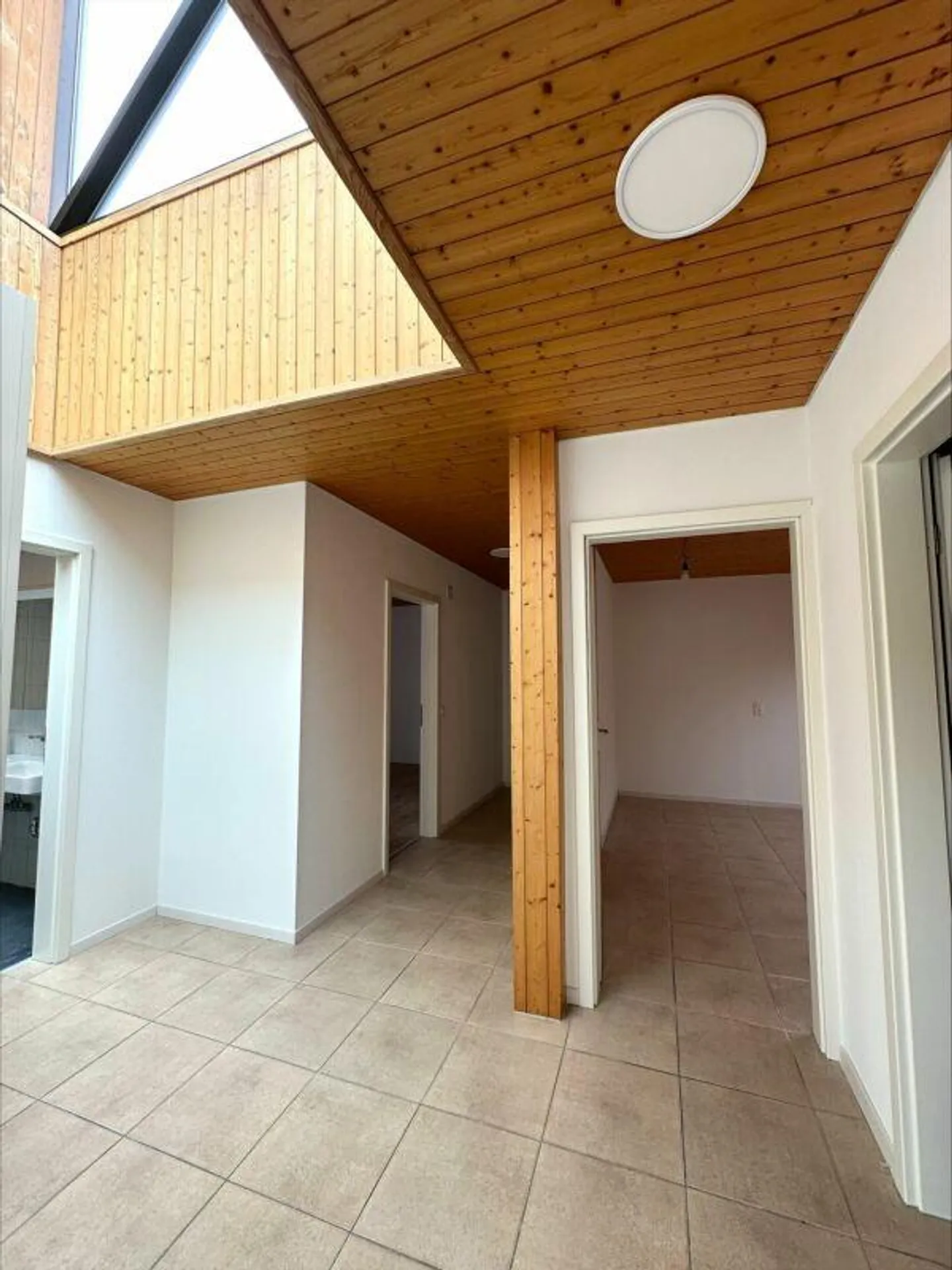 Attractive, spacious and light-flooded home in the commercial area... - Photo 7 of 11