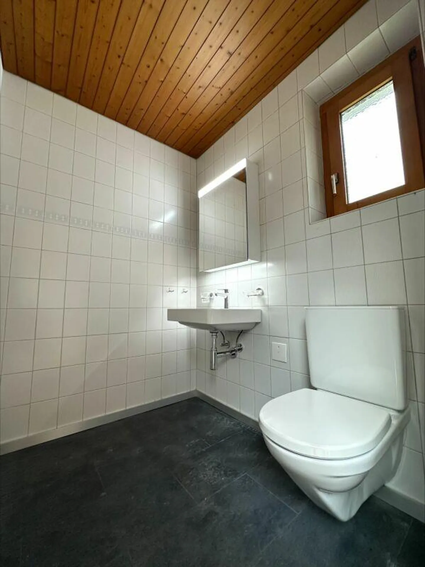 Attractive, spacious and light-flooded home in the commercial area... - Photo 9 of 11