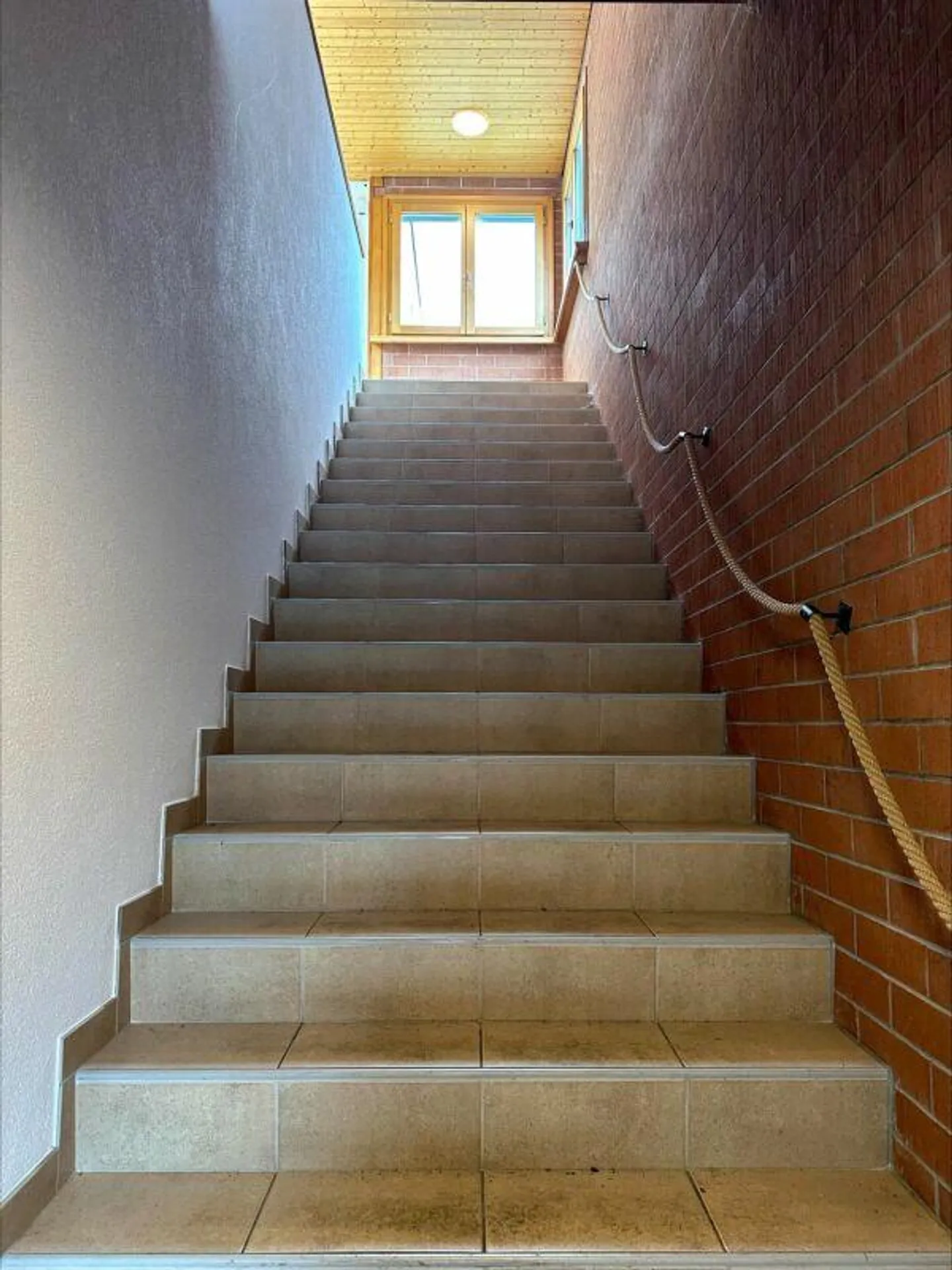 Attractive, spacious and light-flooded home in the commercial area... - Photo 11 of 11