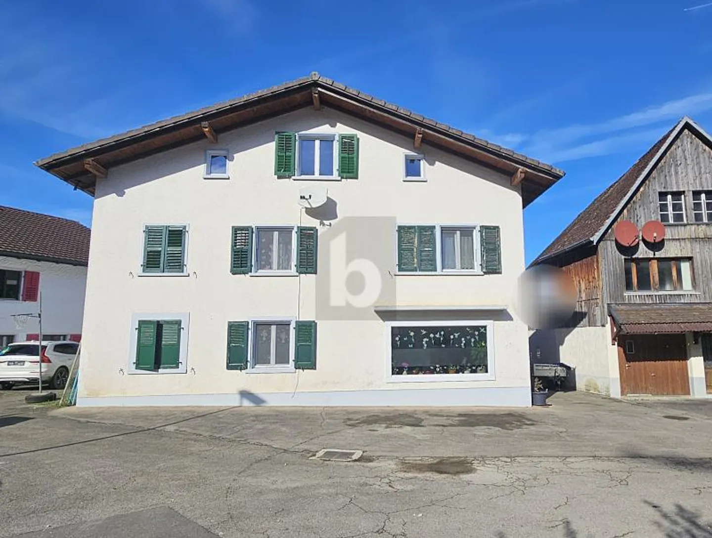 Single house for sale - Photo 1 of 5