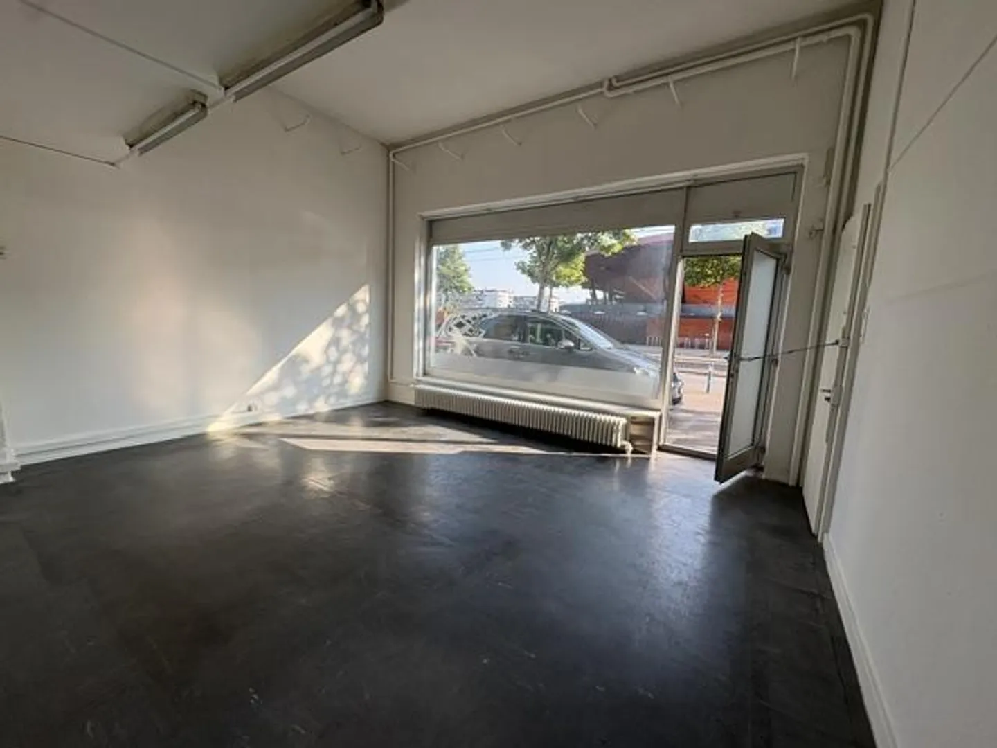 Temporary Retail Space on the Ground Floor, 8048 Zurich for Rent until 31.03.2027 - Photo 2 of 6