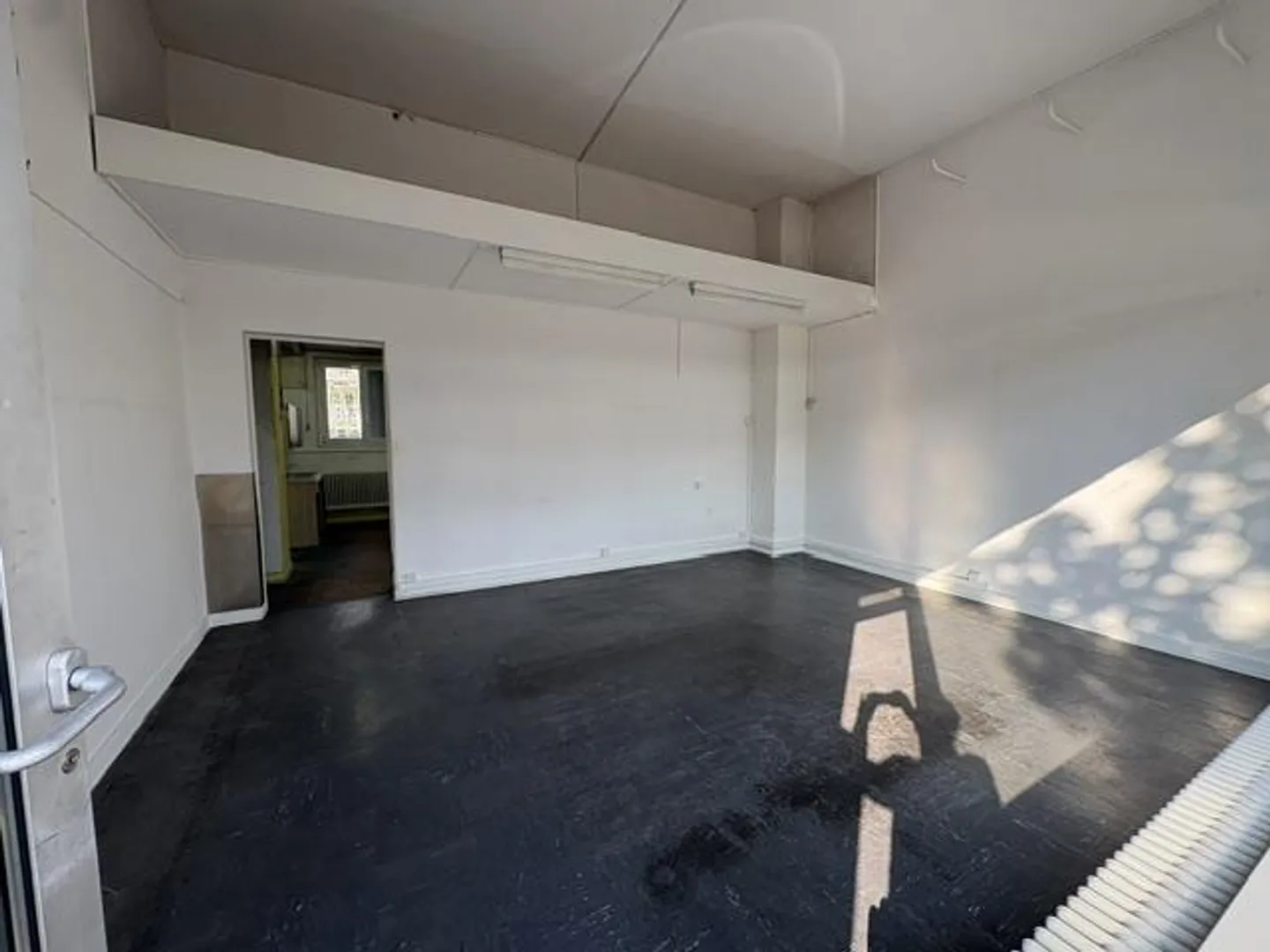 Temporary Retail Space on the Ground Floor, 8048 Zurich for Rent until 31.03.2027 - Photo 3 of 6