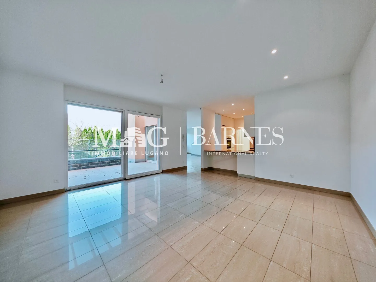 Lugano: Spaziosa casa a schiera adatta alle famiglie, 250 mq di superficie commerciale. - Foto 3 di 14