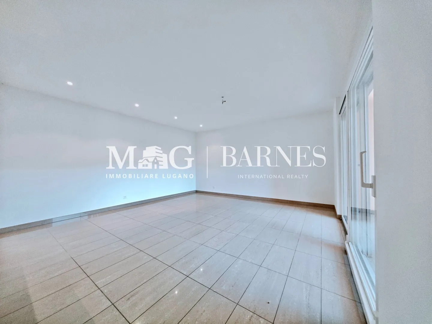 Lugano: Spaziosa casa a schiera adatta alle famiglie, 250 mq di superficie commerciale. - Foto 7 di 14