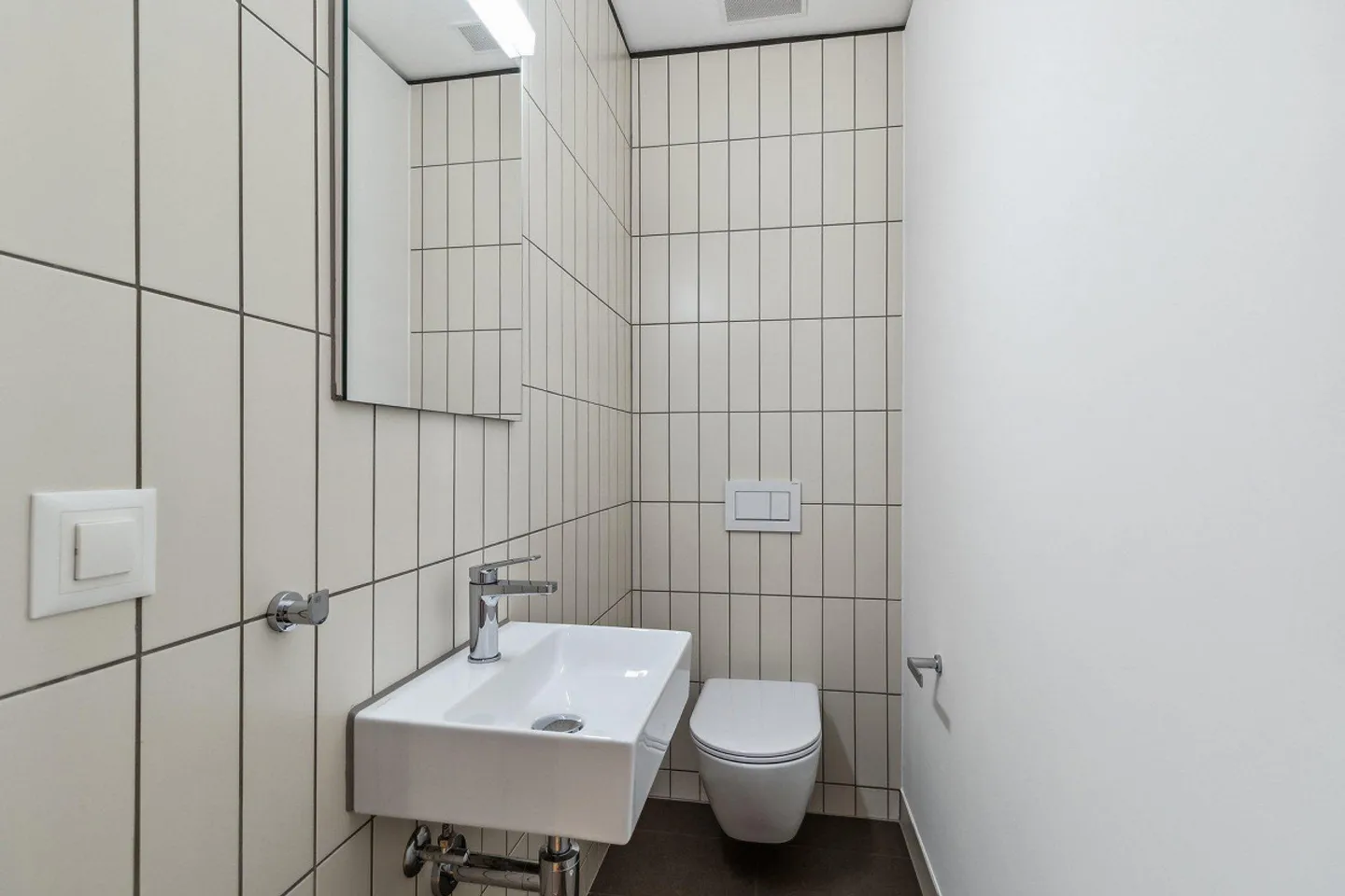 Beautiful 3.5 Room Apartment Near Triemli Hospital - Photo 10 of 10