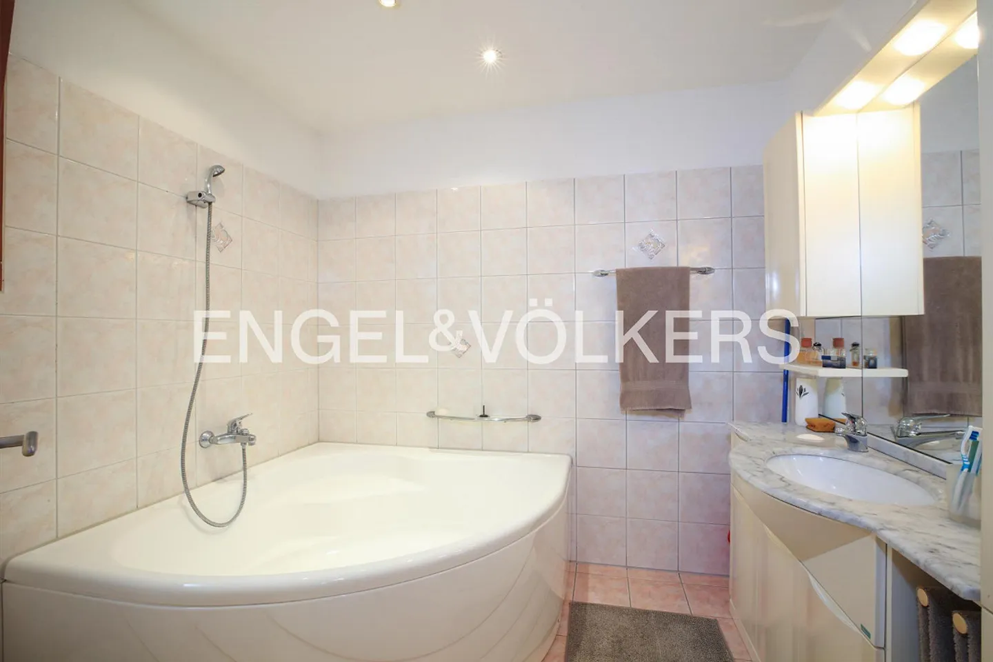 Schönes Einfamilienhaus in optimaler Lage (12) - Foto 8 von 12