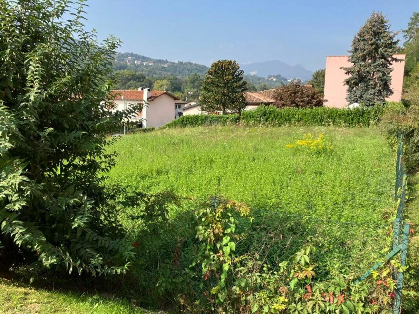 Baugrundstück von 750 m² in sonniger Lage und mit freier Sicht - Foto 2 von 3