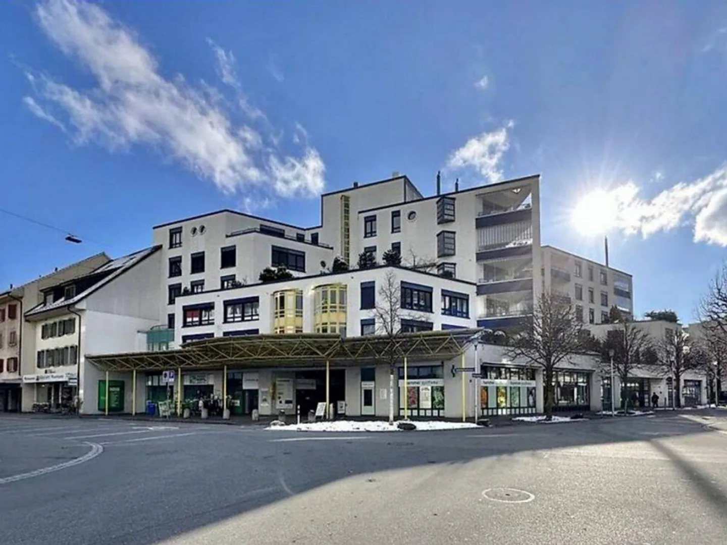 Salone di parrucchiere consolidato a Olten? Inventario e clientela in vendita... - Foto 1 di 11