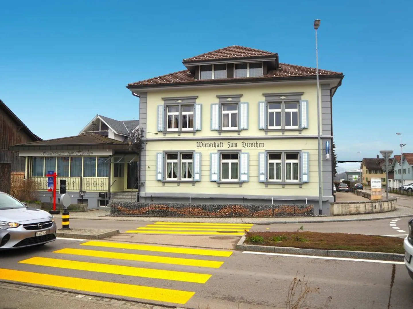 Proprietà di rendimento con potenziale di utilizzo versatile in una posizione centrale - Foto 1 di 5