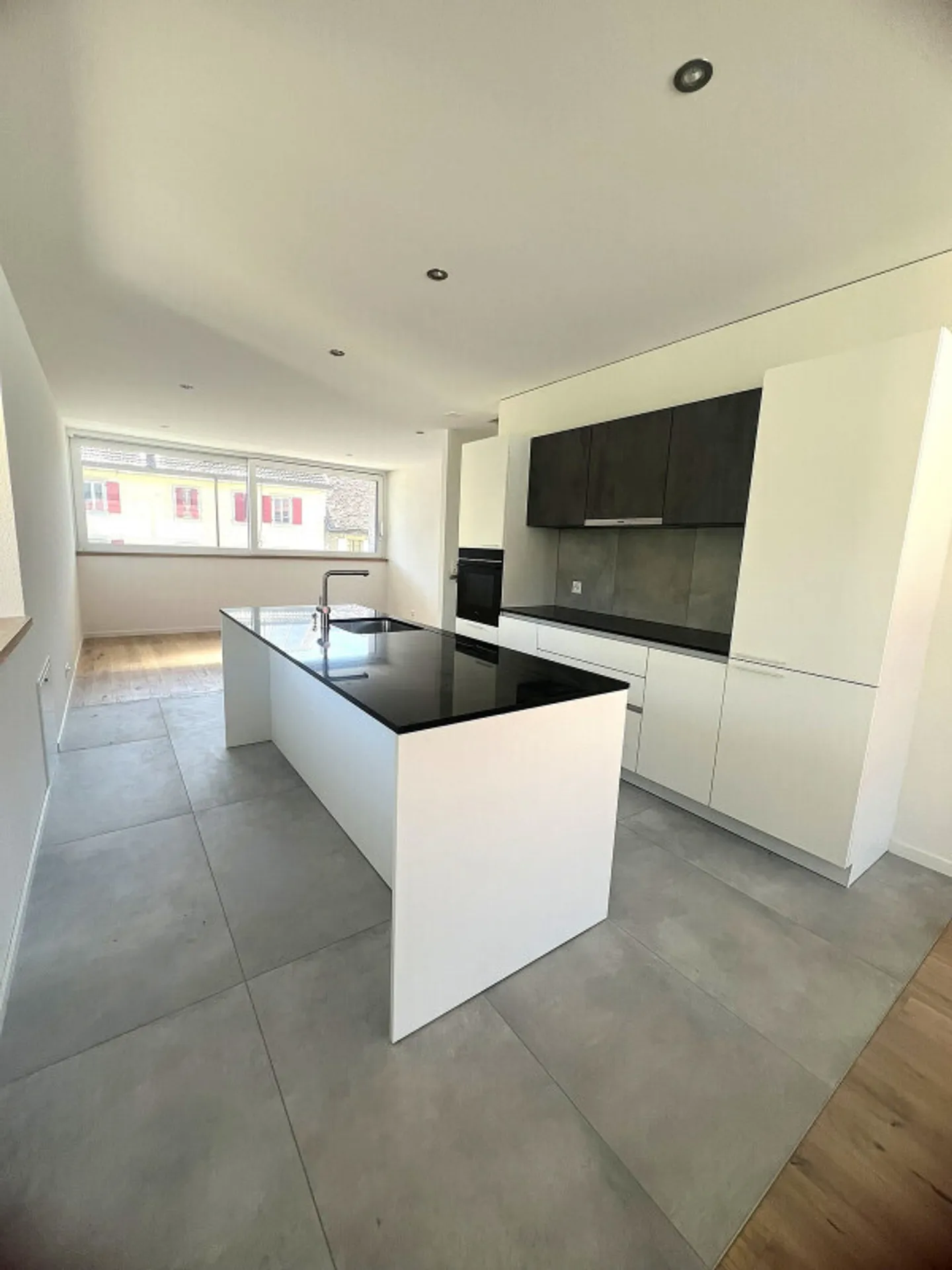 Charmant duplex 4.5 pièces avec mezzanine dans ferme rénovée - Foto 4 di 10