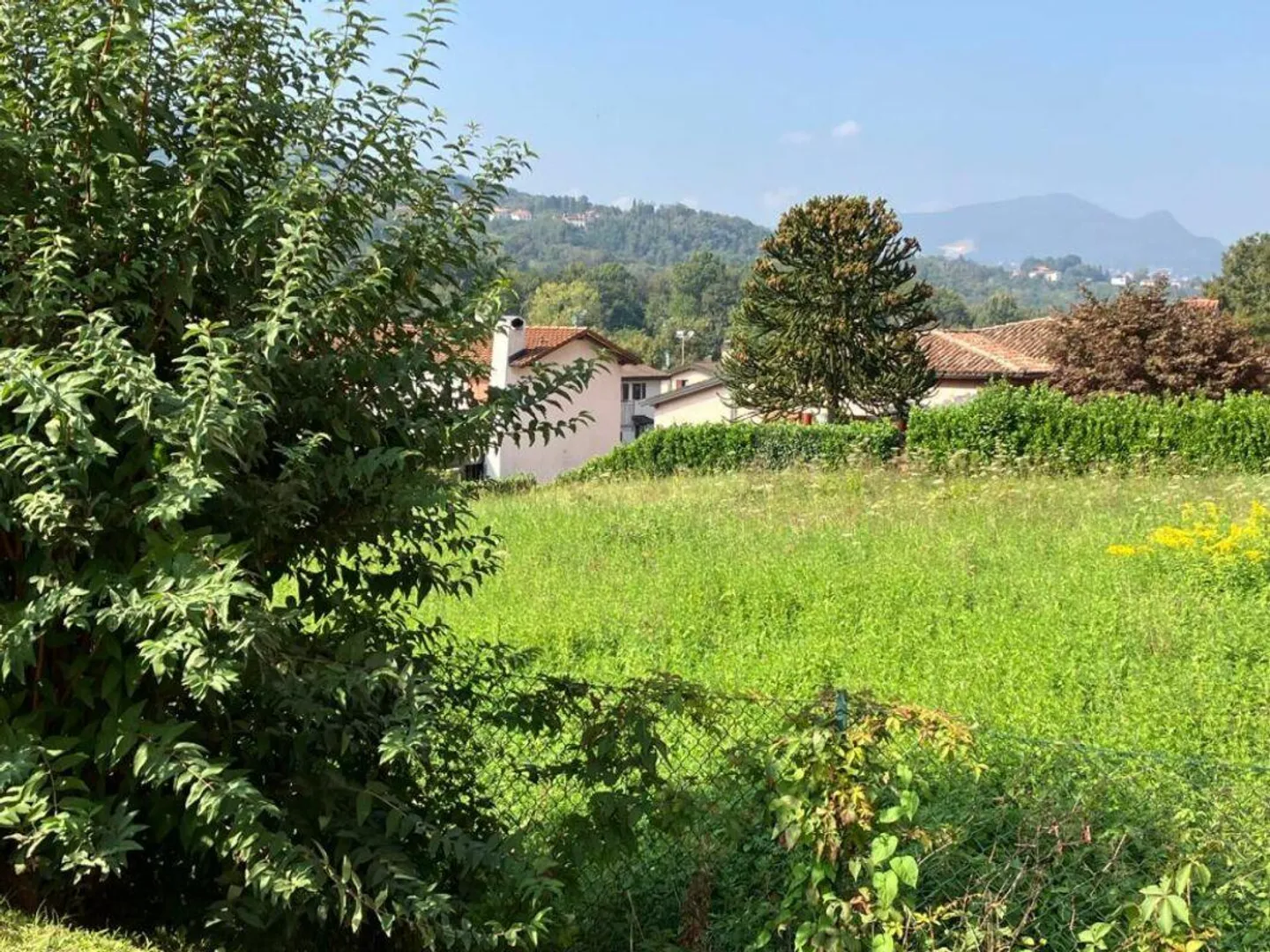 Baugrundstück von 750 m² in sonniger Lage und mit freier Sicht - Foto 3 von 3