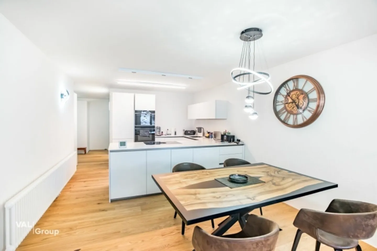 Bright 4½-room apartment on the 8th floor with panoramic view, Naters - Photo 1 of 11