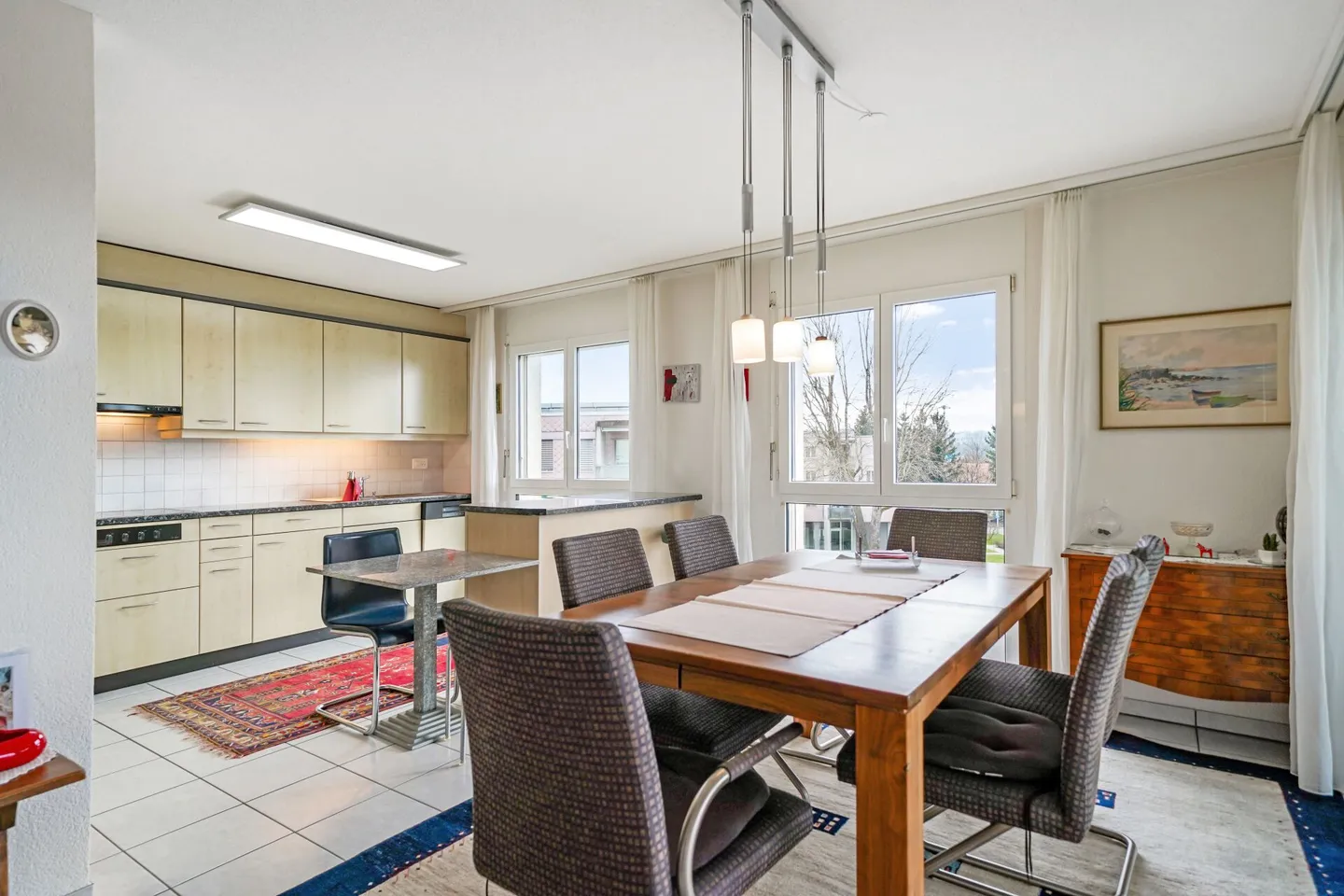 Appartamento luminoso di 4,5 stanze con vista mozzafiato - Foto 2 di 13