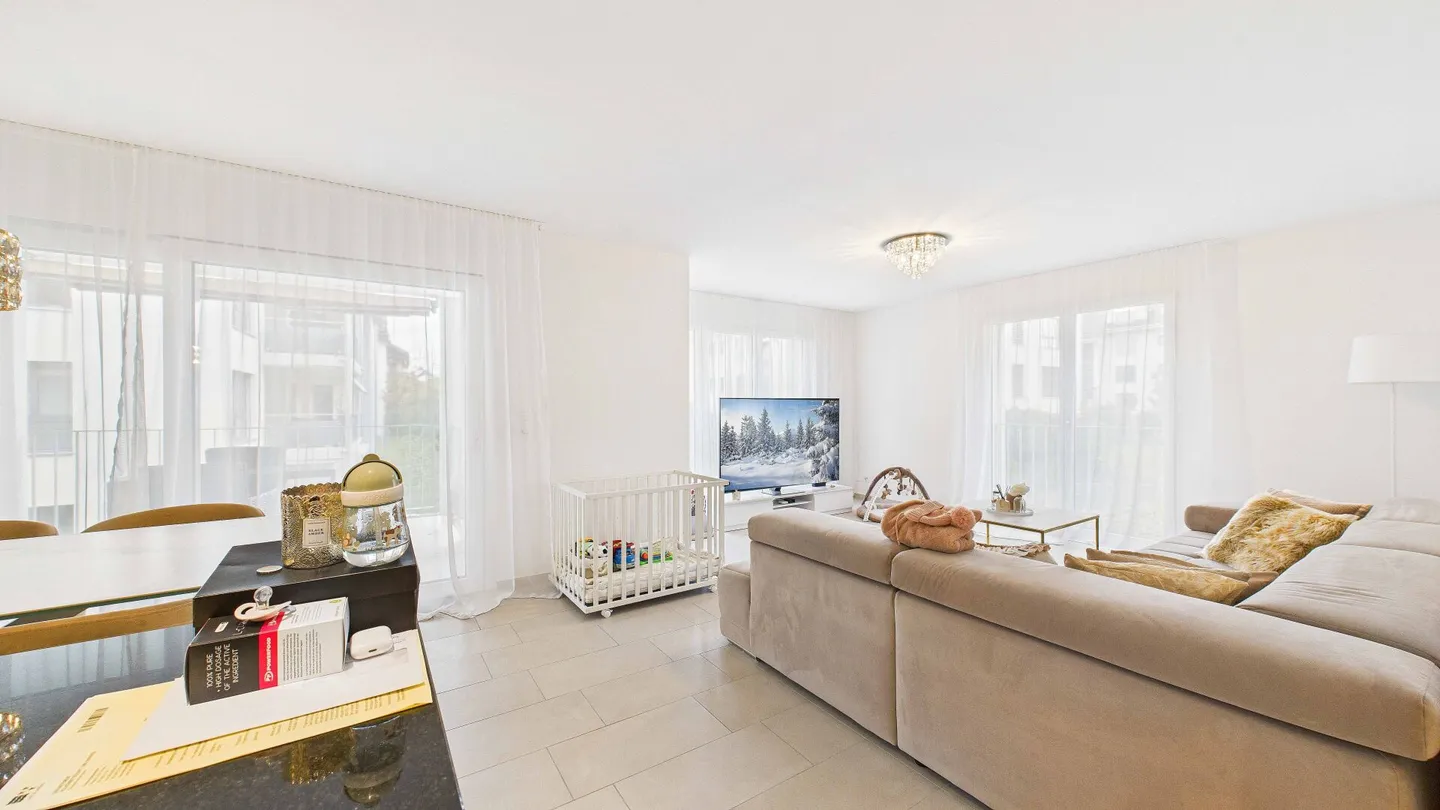 Helle 4.5-Zimmer-Wohnung mit Weitblick und funktionalem Grundriss - Foto 4 von 11