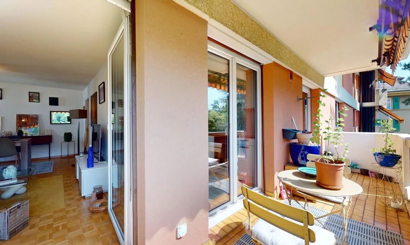 Lausanne CHUV: Renovierte 2,5 Zimmer mit Westbalkon - Foto 9 von 11