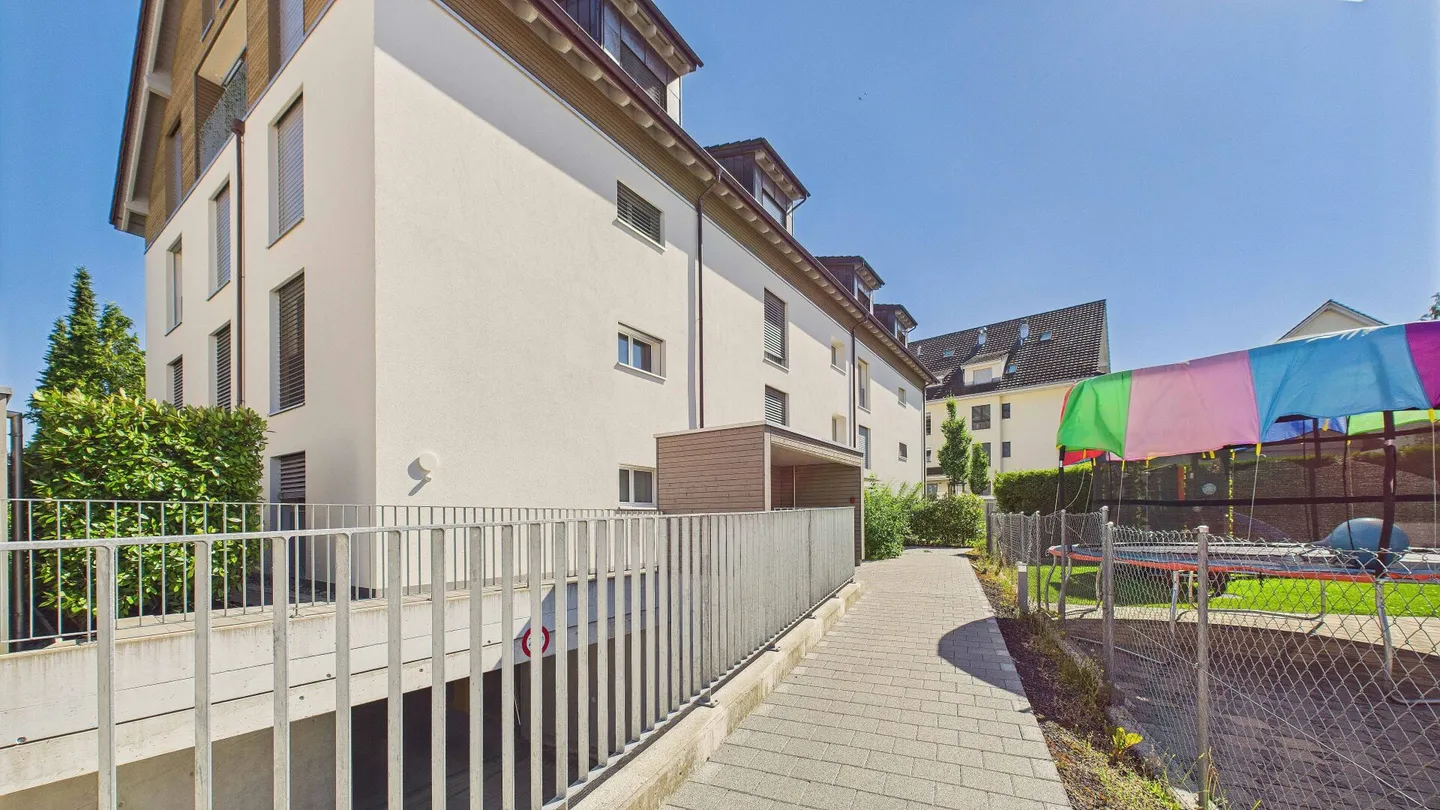 Helle 4.5-Zimmer-Wohnung mit Weitblick und funktionalem Grundriss - Foto 11 von 11