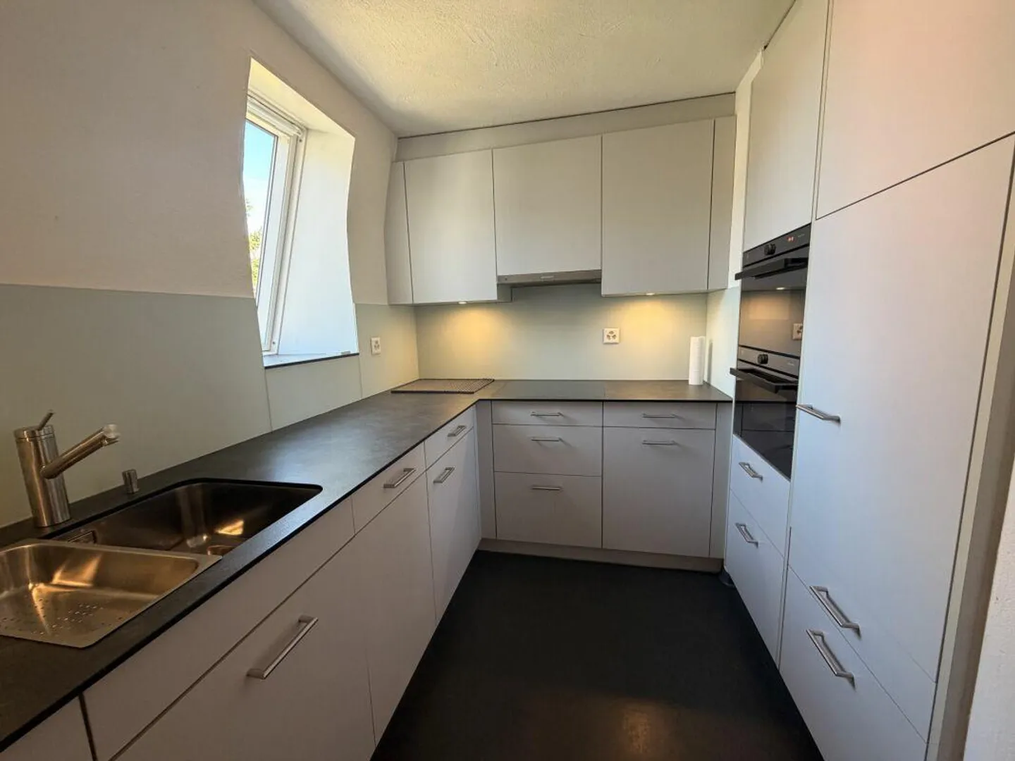 Living on two levels in the heart of Chur - unique 5 (4.5) maisonette apartment - Photo 2 of 11