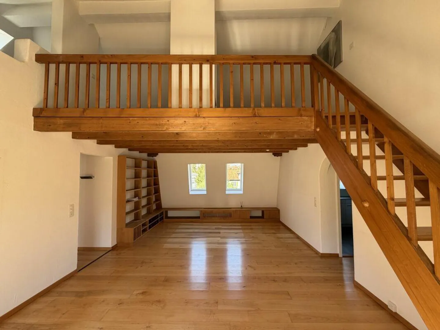 Living on two levels in the heart of Chur - unique 5 (4.5) maisonette apartment - Photo 3 of 11