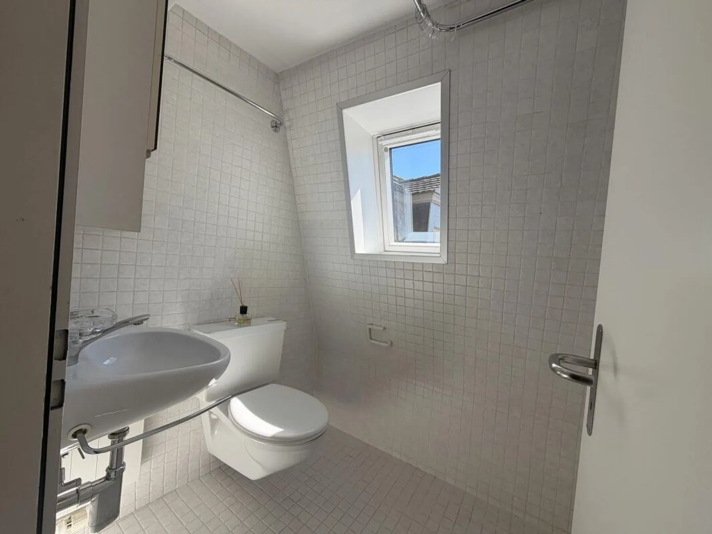 Living on two levels in the heart of Chur - unique 5 (4.5) maisonette apartment - Photo 8 of 11