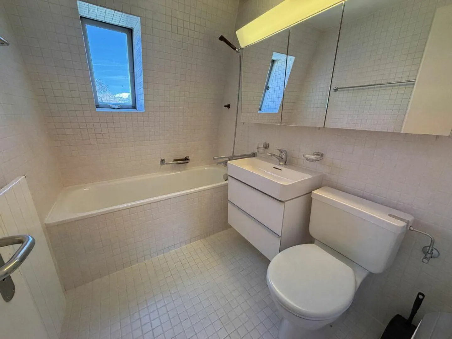 Living on two levels in the heart of Chur - unique 5 (4.5) maisonette apartment - Photo 5 of 11